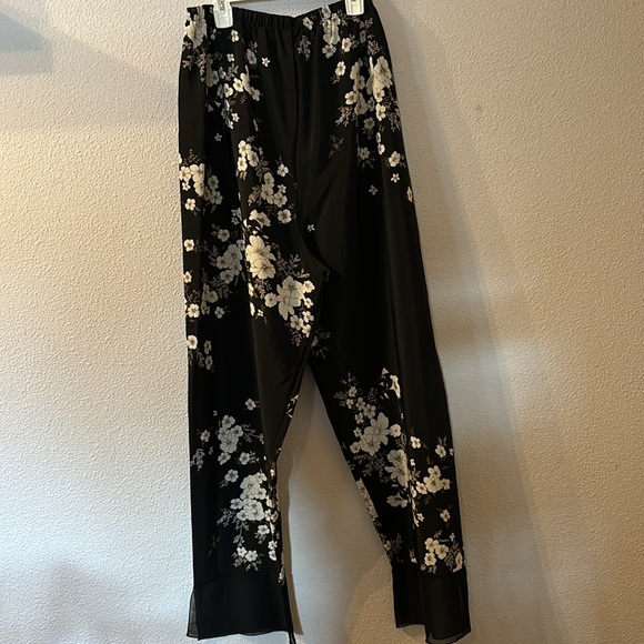 Petra Fashions floral pajama set size XL - Picture 8 of 8